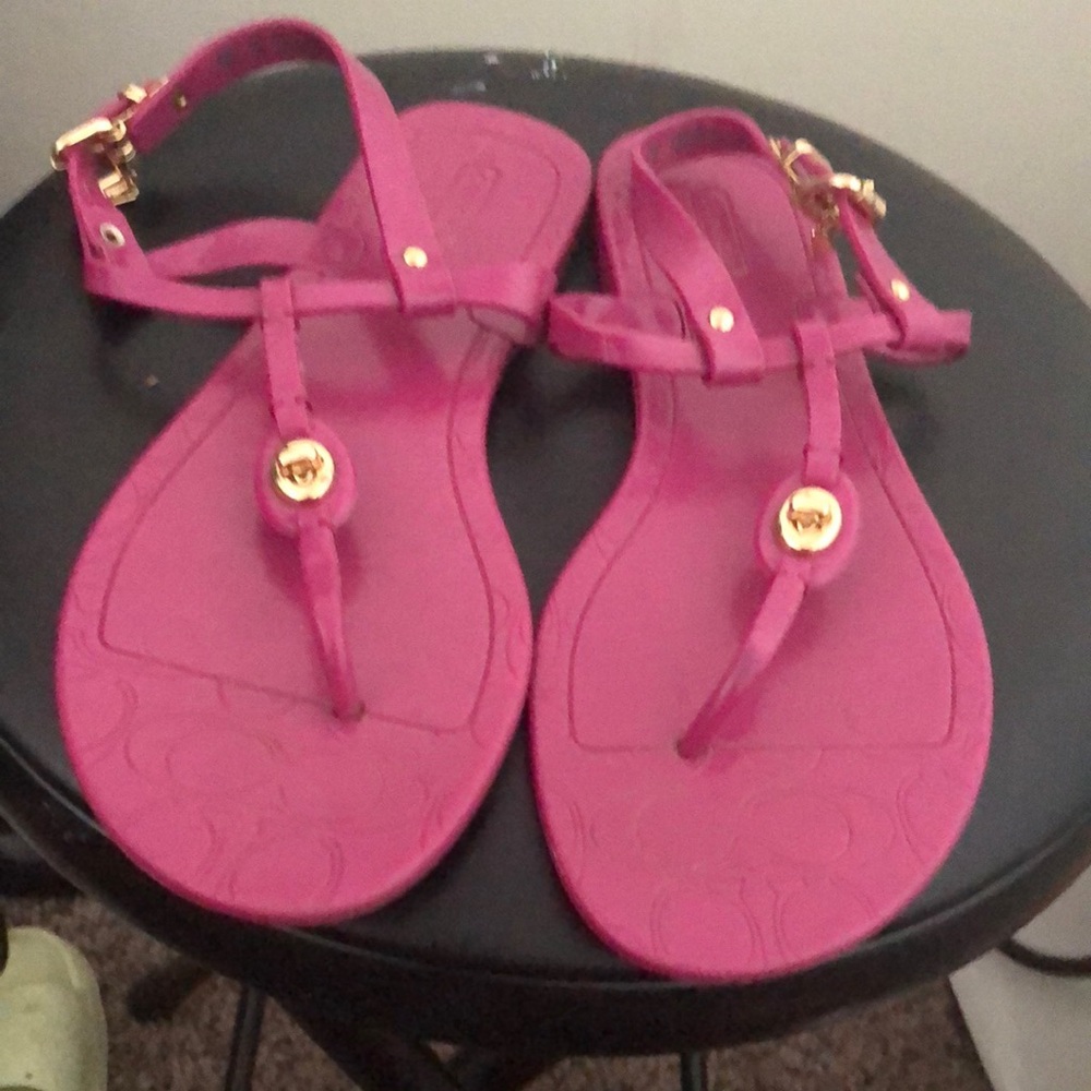Pink sandal - Picture 1 of 3